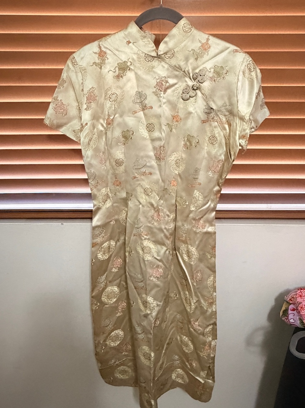 Vintage beige Gold Satin Chinese Cheongsam Dress with Embroidered Motifs 4/6